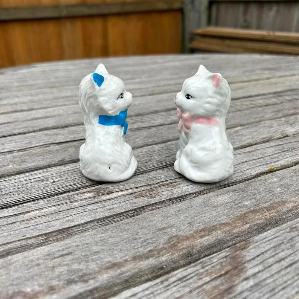 Vintage White Persian‎ Cat Pink Blue Bows Ceramic Salt Pepper Shakers